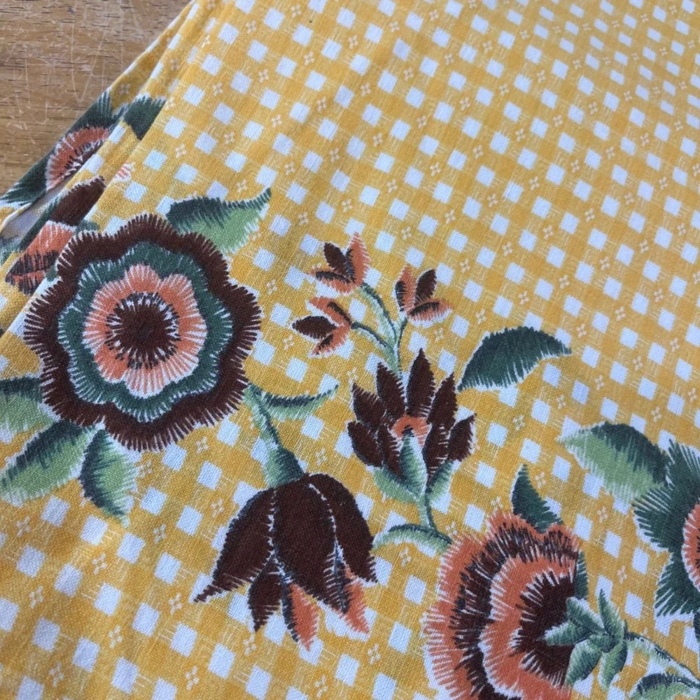 N/A vibrant yellow
